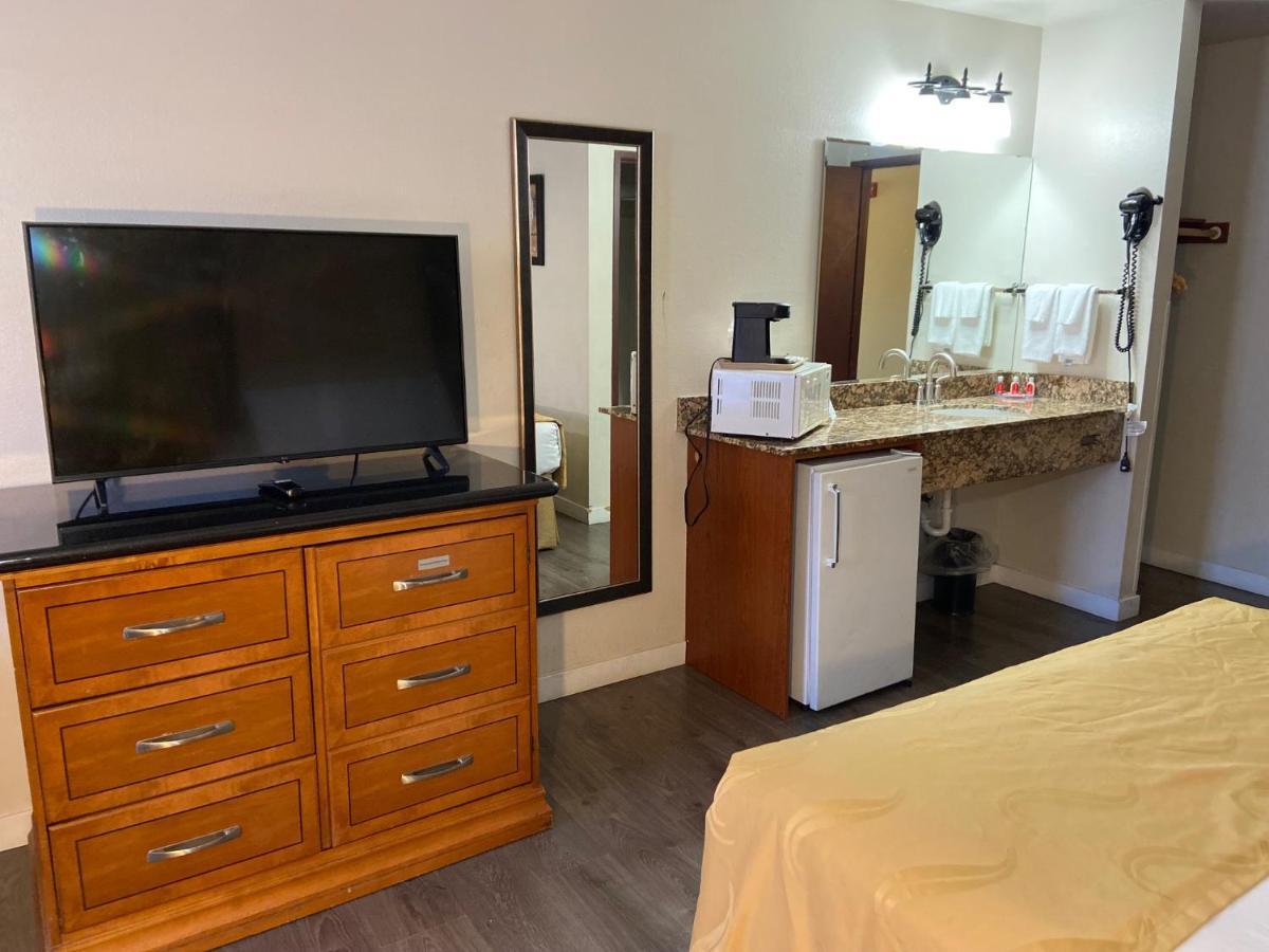 Toppenish Inn And Suites Esterno foto