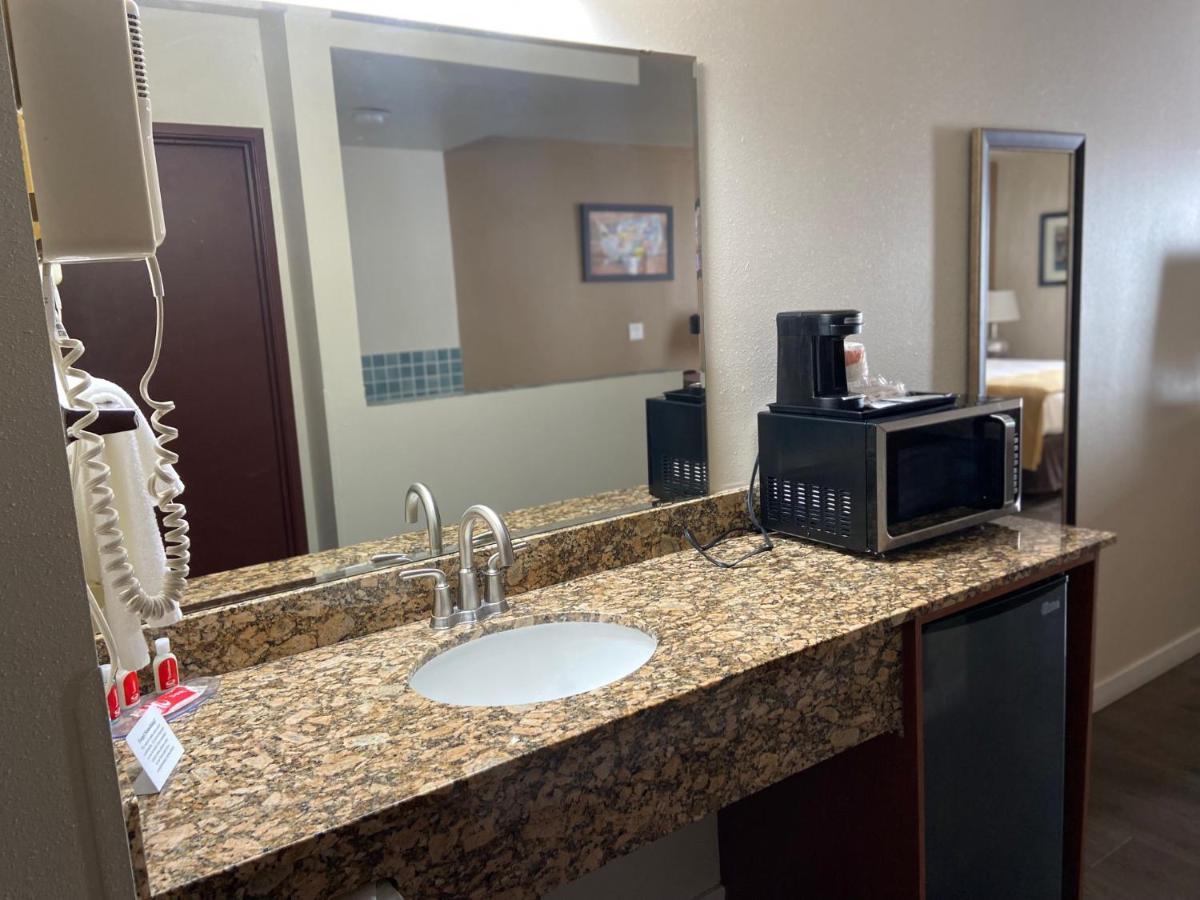 Toppenish Inn And Suites Esterno foto