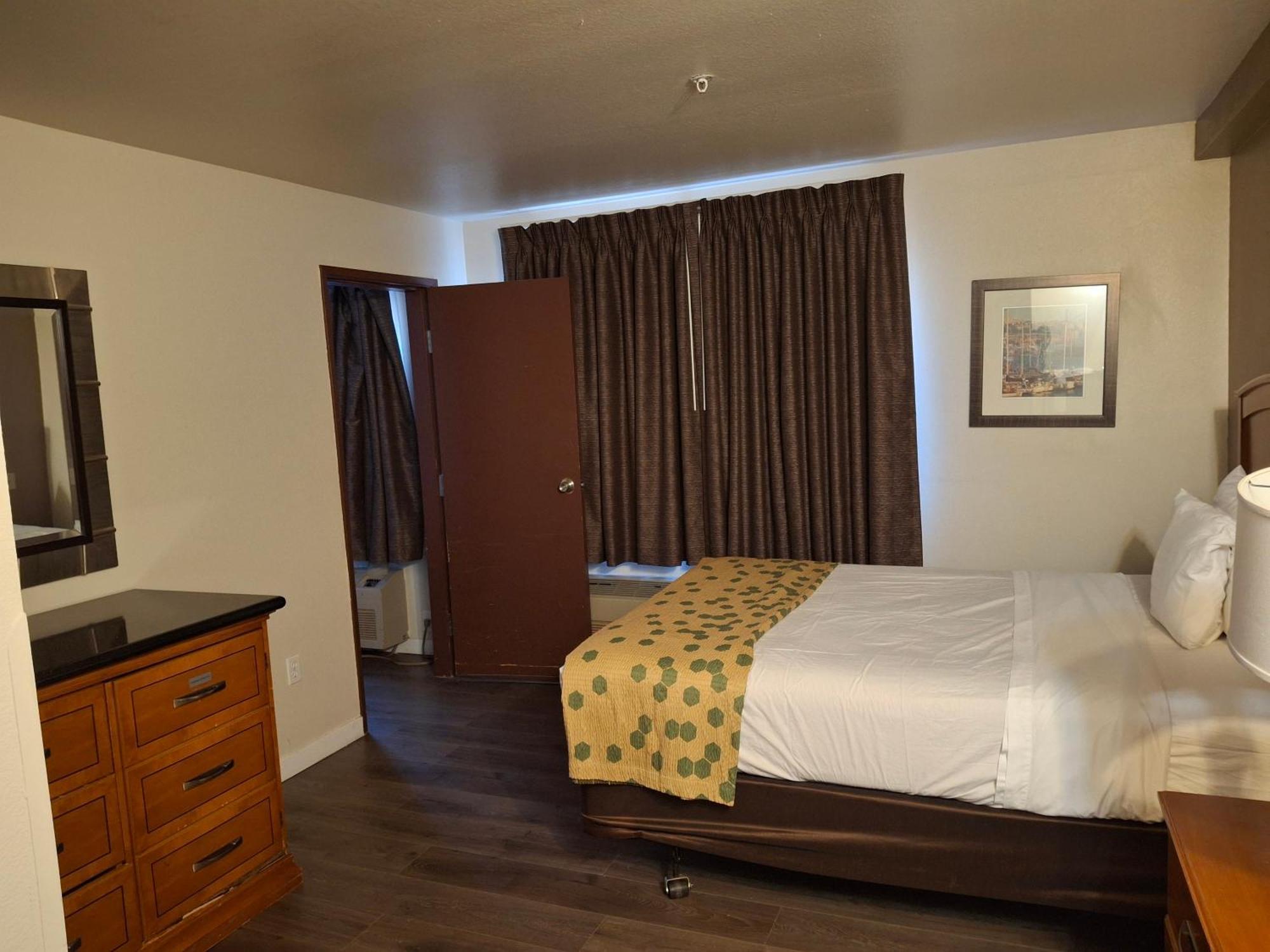 Toppenish Inn And Suites Esterno foto